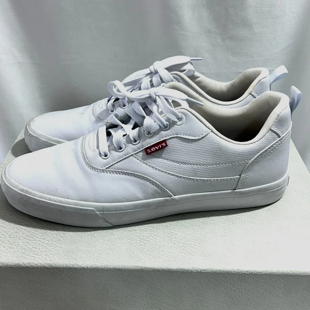 Levi's Mens Sneakers Size 10.5 White Lance Perforated Faux-Leather Low Top Skate